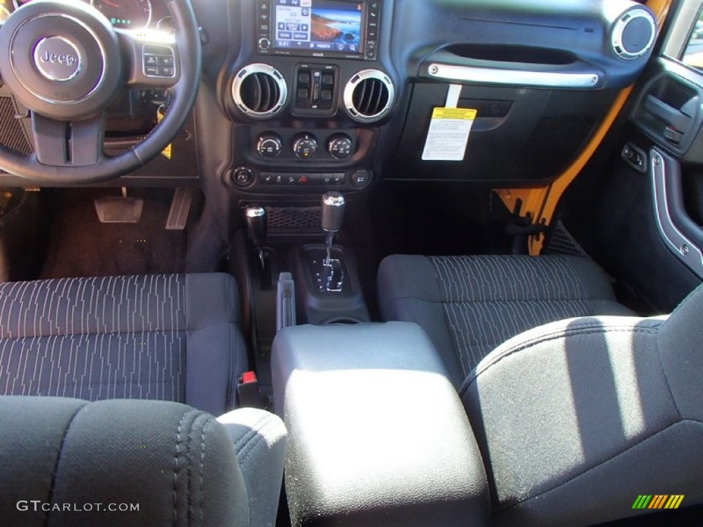 2012 Wrangler Unlimited Rubicon 4x4 - Dozer Yellow / Black photo #12