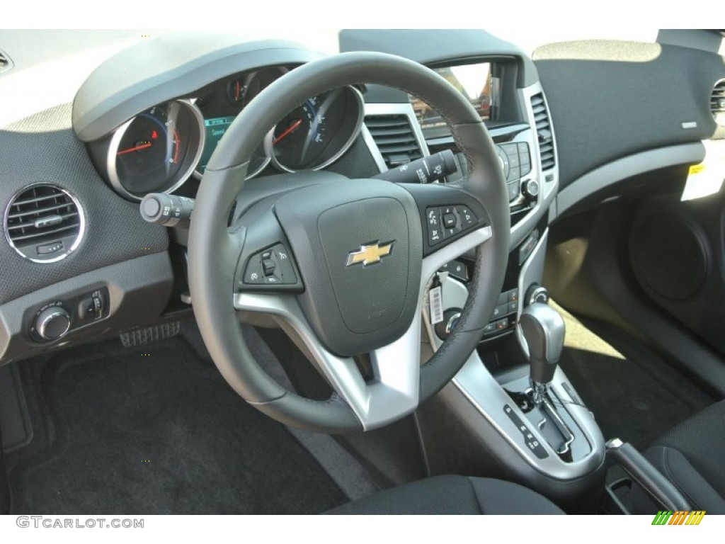 2013 Chevrolet Cruze LT Jet Black Steering Wheel Photo #81099692