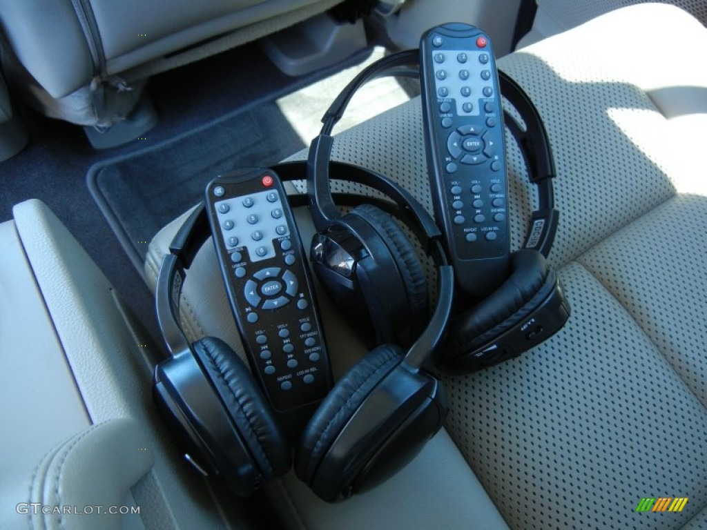 2011 Lincoln Navigator 4x2 Entertainment System Photos