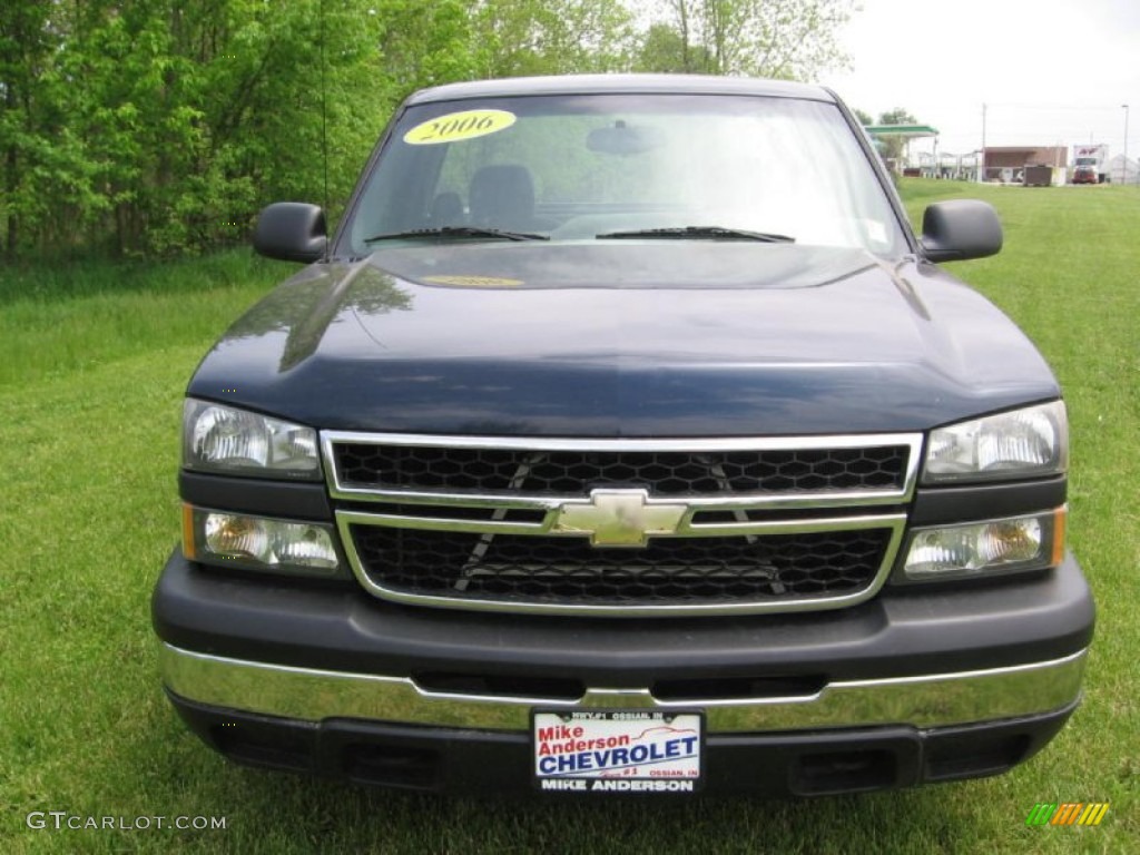 2006 Silverado 1500 Regular Cab - Dark Blue Metallic / Dark Charcoal photo #18