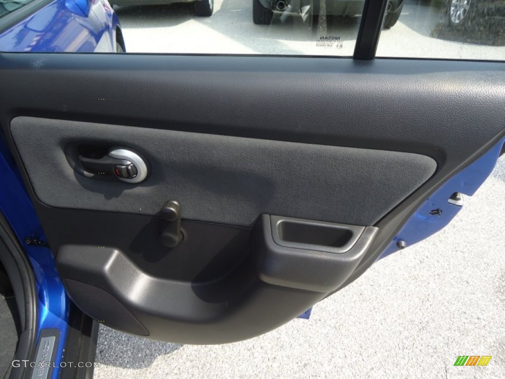 2009 Versa 1.8 S Hatchback - Blue Metallic / Charcoal photo #19