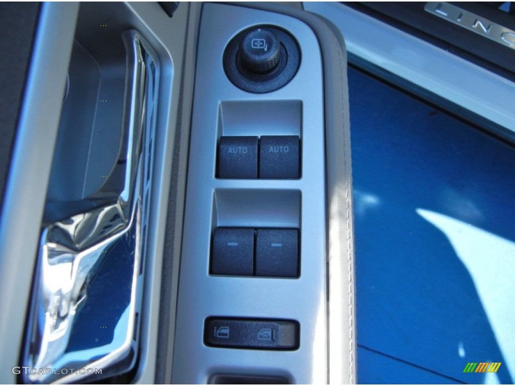 2009 Lincoln MKX Standard MKX Model Controls Photo #81101402
