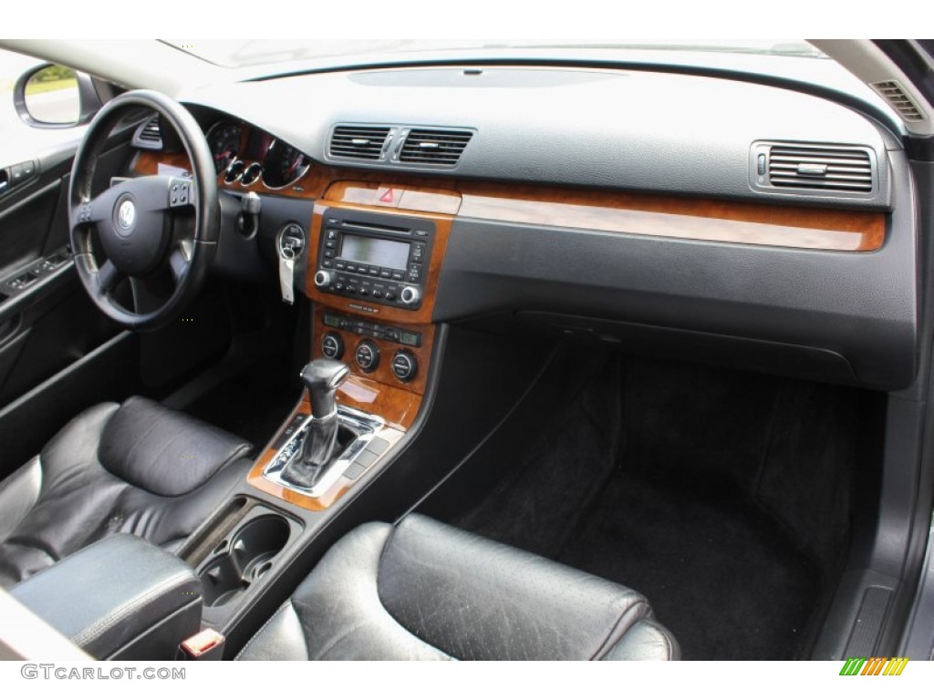 2006 Volkswagen Passat 3.6 Sedan Black Dashboard Photo #81101504