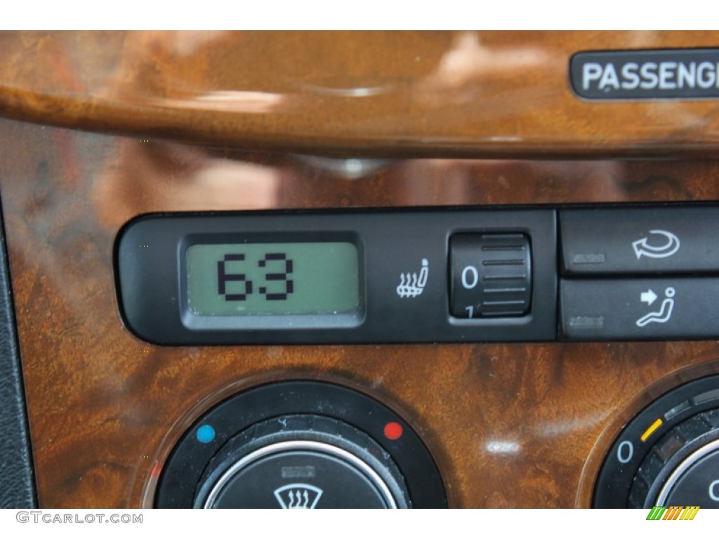 2006 Volkswagen Passat 3.6 Sedan Controls Photos