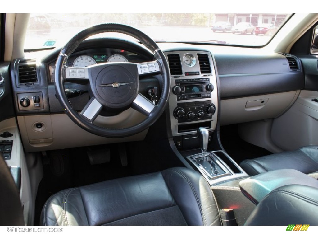 Dark Slate Gray/Light Graystone Interior 2006 Chrysler 300 C SRT8 Photo #81102126