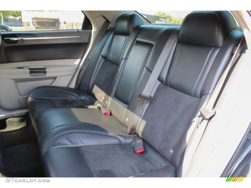 2006 Chrysler 300 C SRT8 Rear Seat Photo #81102143