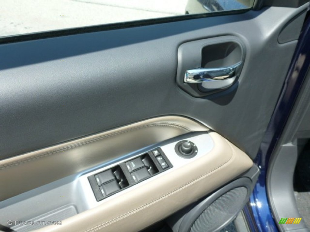 2014 Compass Limited 4x4 - True Blue Pearl / Dark Slate Gray/Light Pebble photo #14