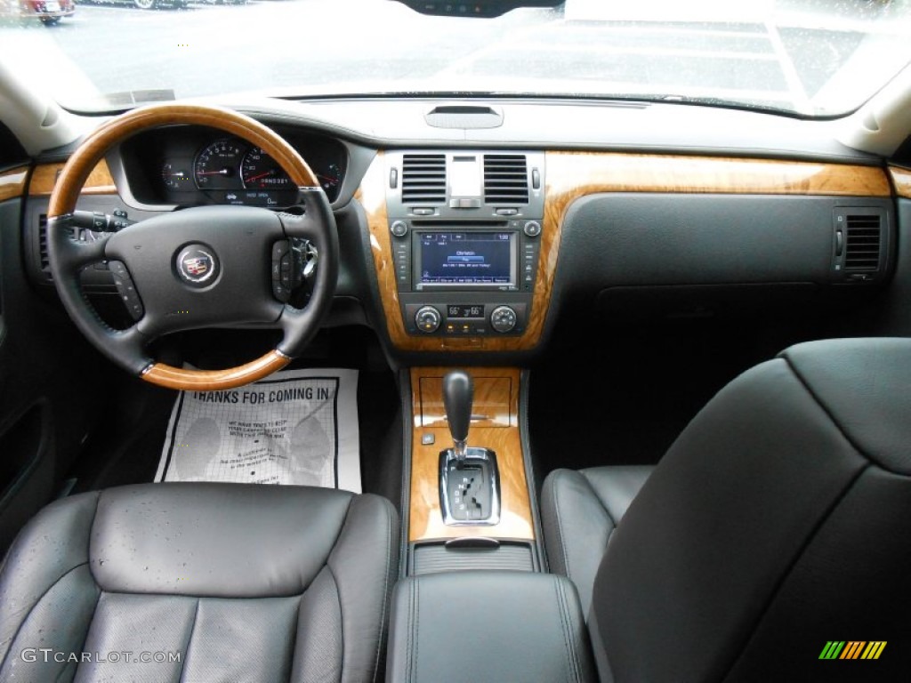 2011 Cadillac DTS Platinum Dashboard Photos