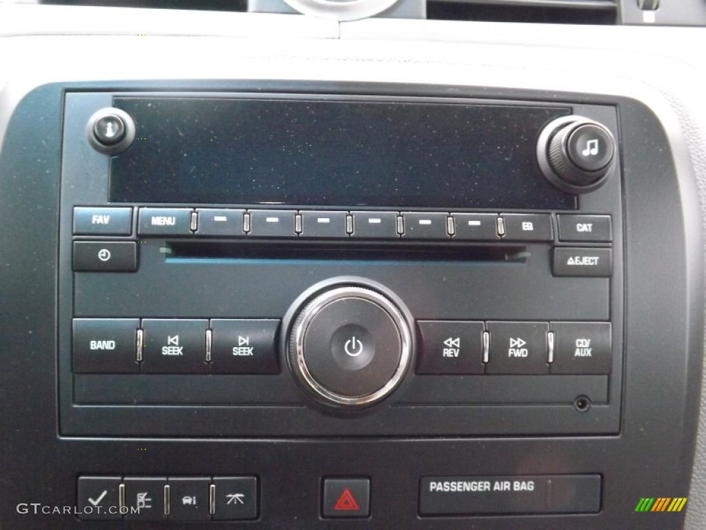 2010 Buick Enclave CXL Audio System Photo #81105303