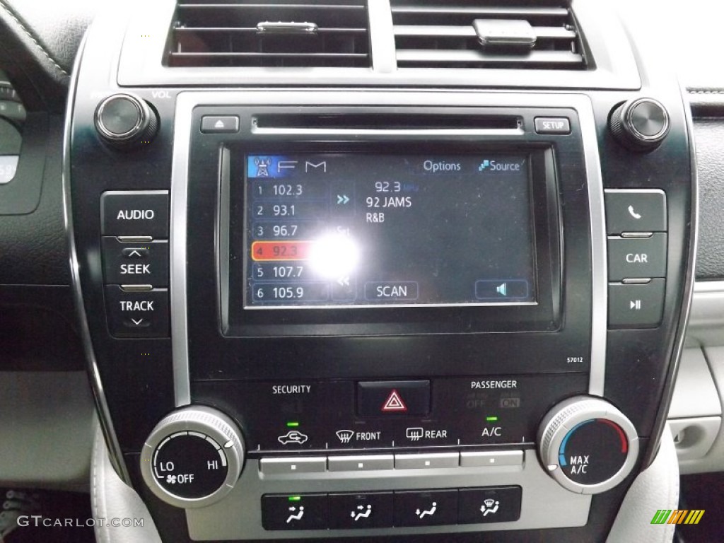 2012 Toyota Camry LE Controls Photo #81106628