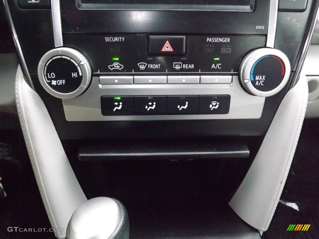 2012 Toyota Camry LE Controls Photo #81106650