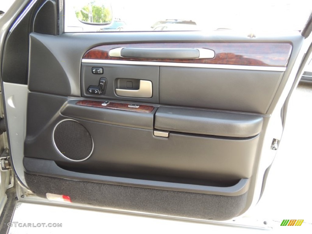 2008 Lincoln Town Car Signature Limited Black Door Panel Photo #81107349