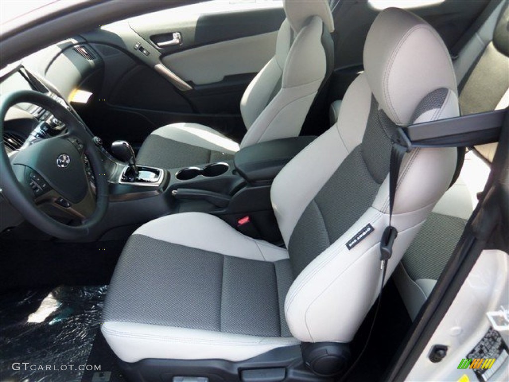 2013 Genesis Coupe 2.0T - Platinum Metallic / Black Cloth photo #11