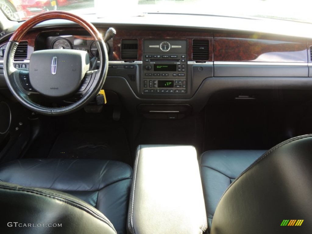 2008 Lincoln Town Car Signature Limited Black Dashboard Photo #81107483