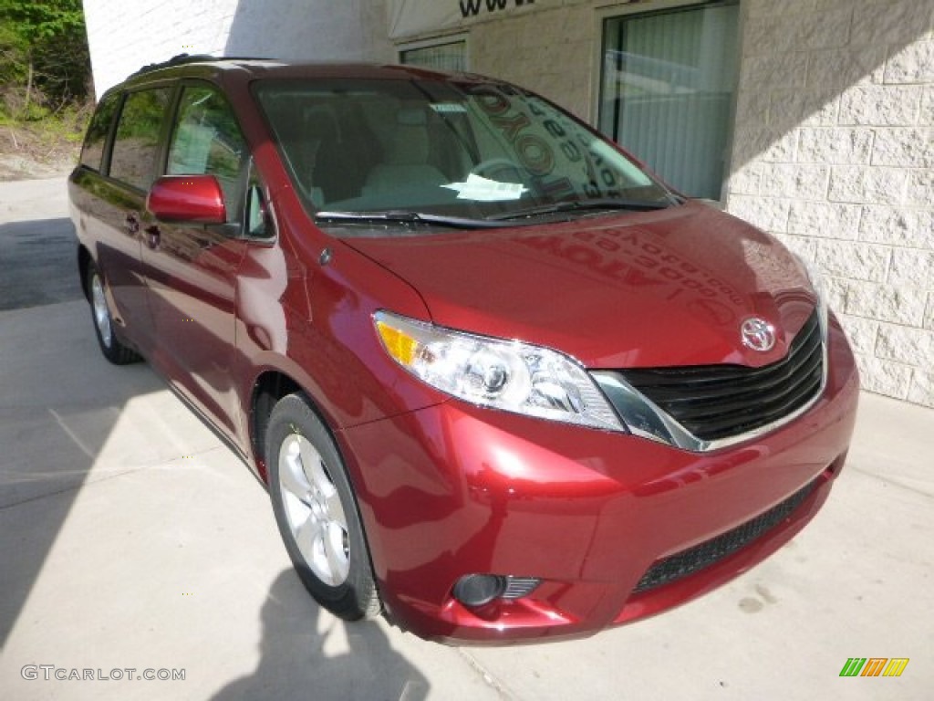 2013 Sienna LE - Salsa Red Pearl / Bisque photo #7