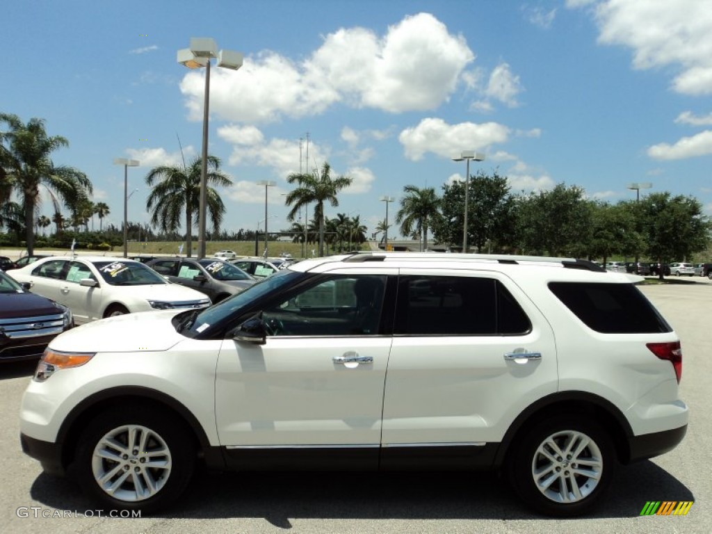 2011 Explorer XLT - White Platinum Tri-Coat / Charcoal Black photo #12