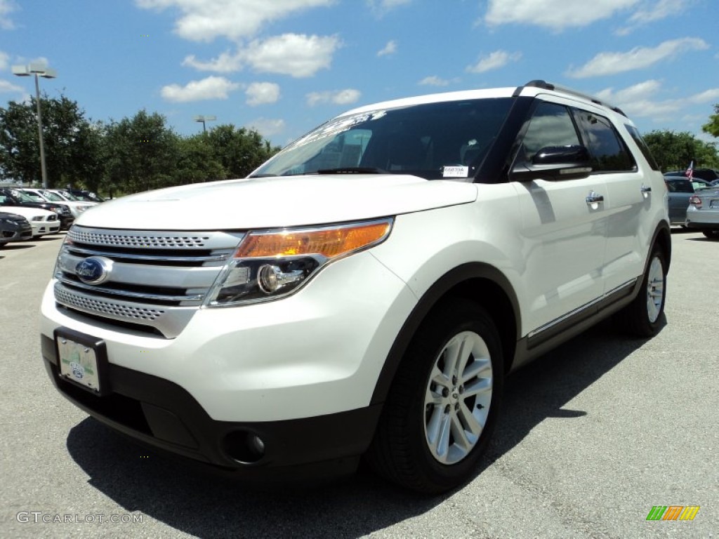 2011 Explorer XLT - White Platinum Tri-Coat / Charcoal Black photo #13