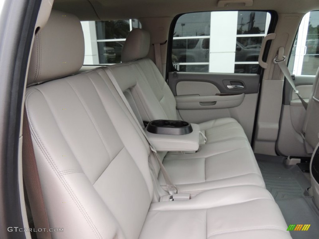 Light Titanium/Dark Titanium Interior 2012 Chevrolet Suburban LT Photo #81116134