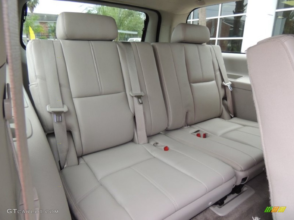 Light Titanium/Dark Titanium Interior 2012 Chevrolet Suburban LT Photo #81116155
