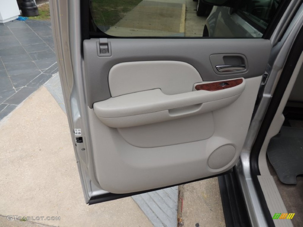 2012 Chevrolet Suburban LT Light Titanium/Dark Titanium Door Panel Photo #81116270