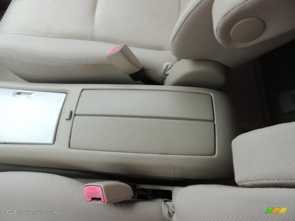 2004 Highlander V6 - Super White / Ivory photo #21