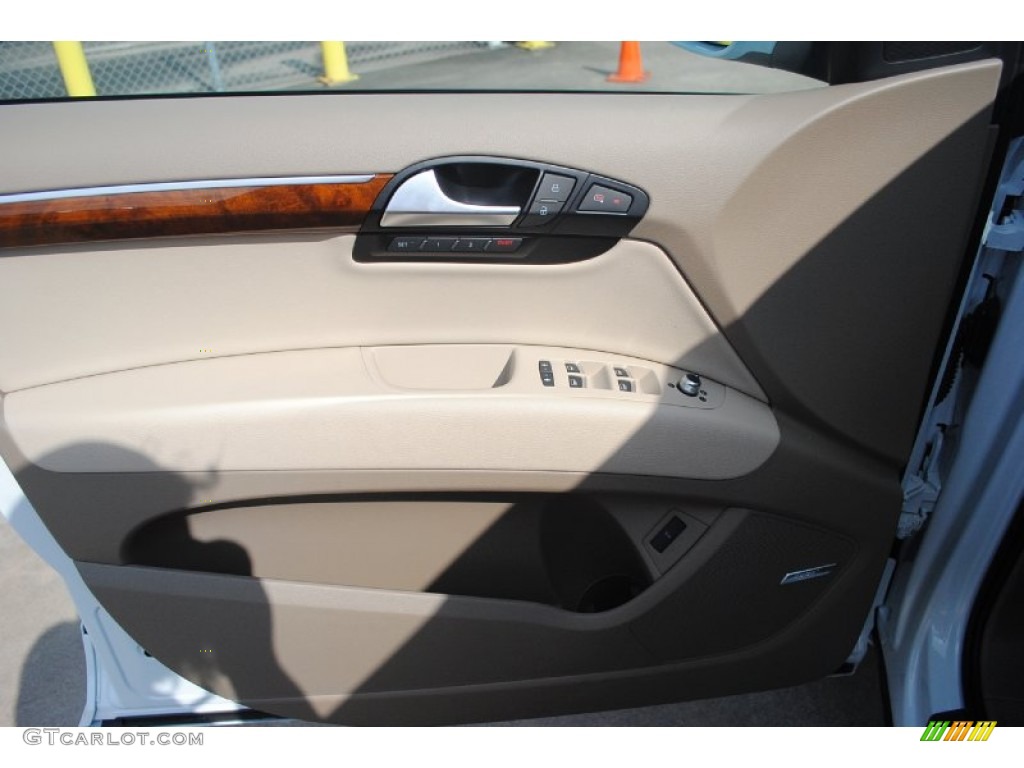 2013 Audi Q7 3.0 TFSI quattro Cardamom Beige Door Panel Photo #81122099