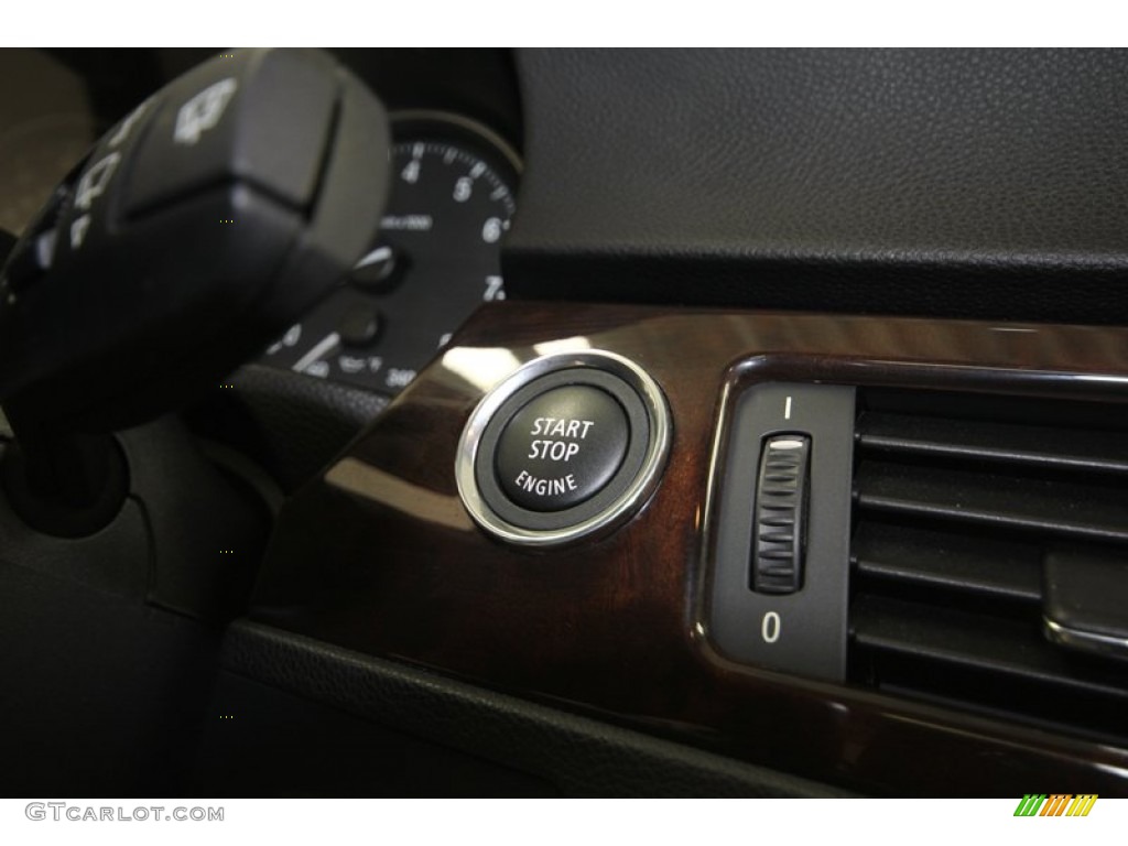 2012 BMW 3 Series 328i Coupe Controls Photo #81122177