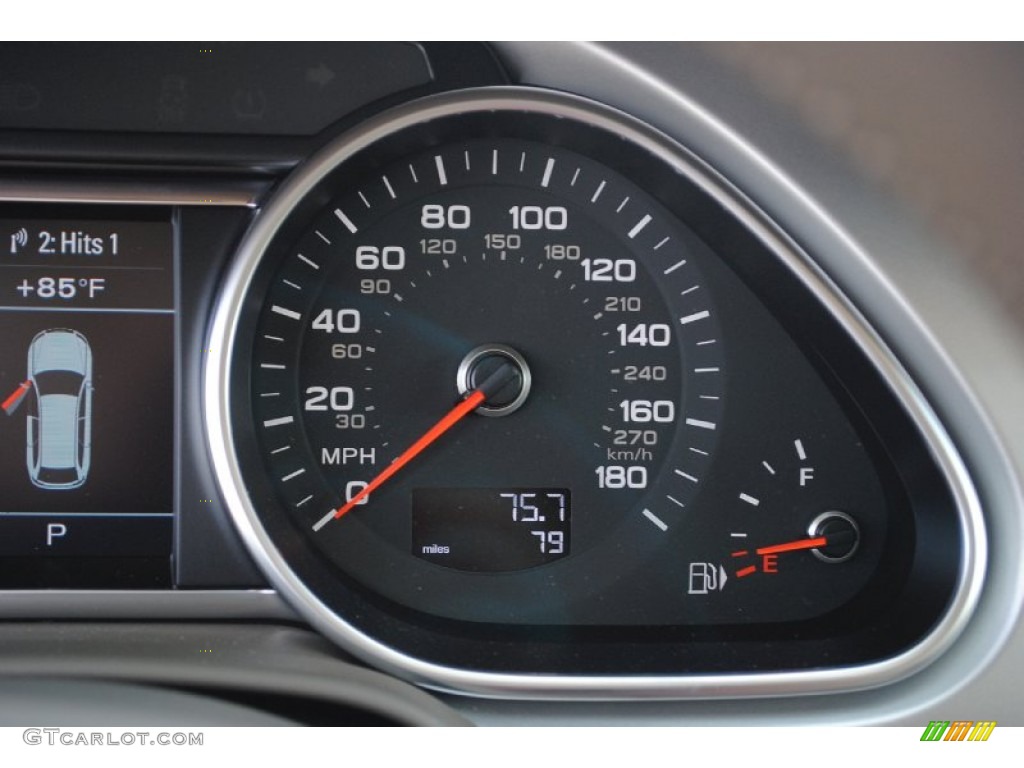 2013 Audi Q7 3.0 TFSI quattro Gauges Photos