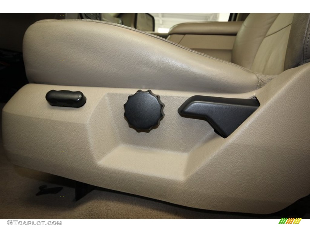 2005 Ford Expedition Eddie Bauer Controls Photo #81124982