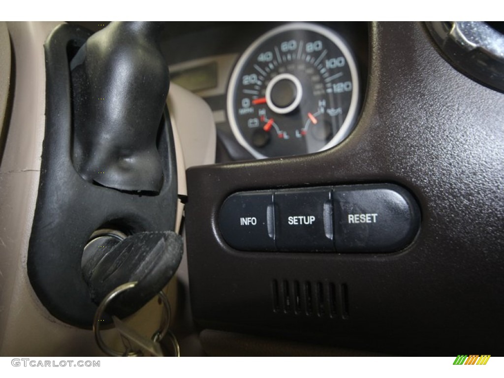 2005 Ford Expedition Eddie Bauer Controls Photo #81125018