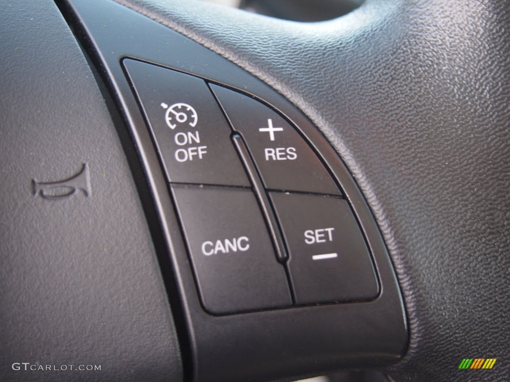 2012 Fiat 500 Pop Controls Photo #81125510