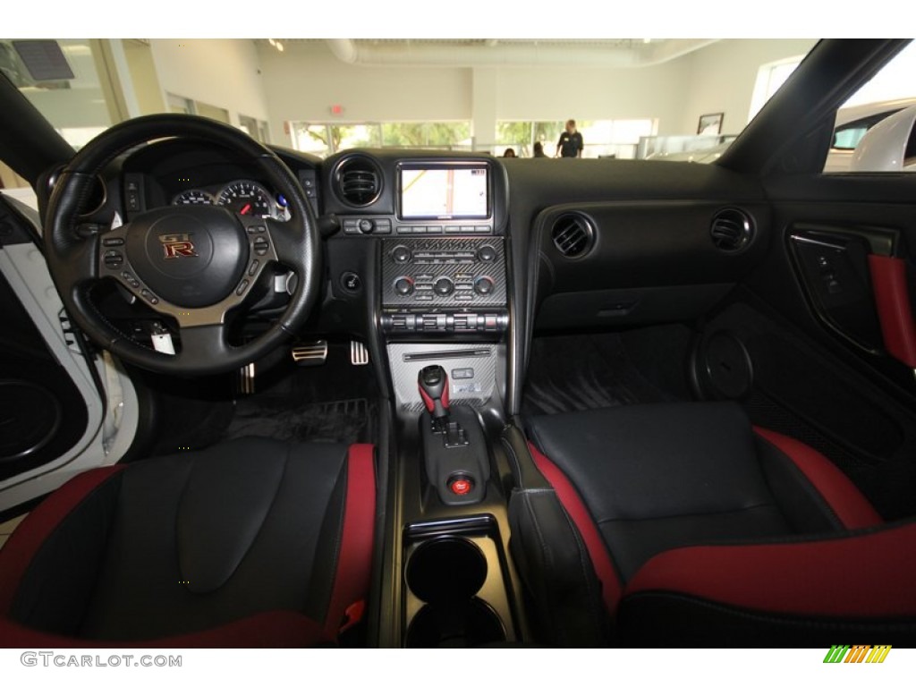 2013 Nissan GT-R Black Edition Dashboard Photos