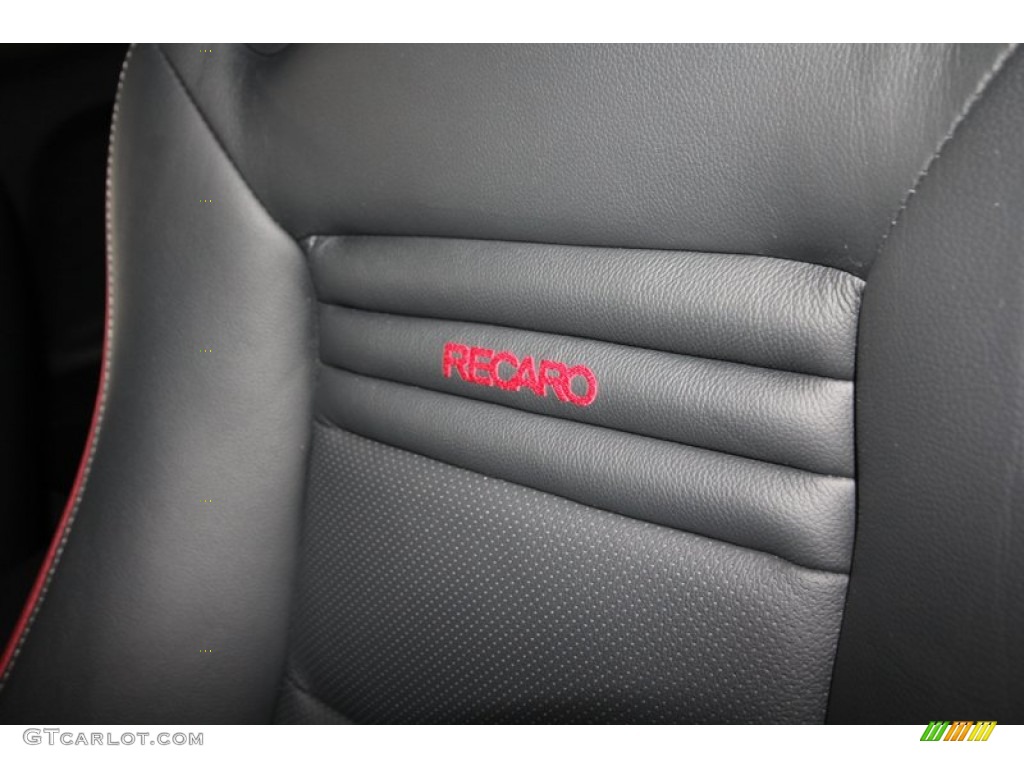 2013 Nissan GT-R Black Edition Marks and Logos Photo #81125993