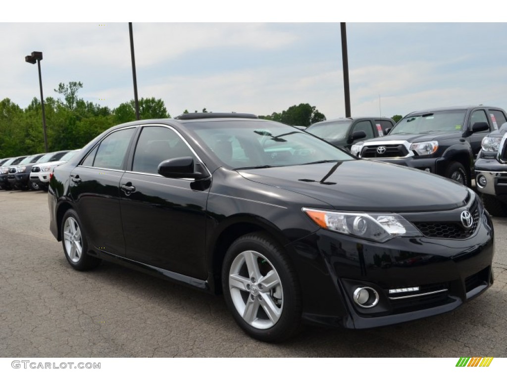2013 Camry SE - Attitude Black Metallic / Black photo #3