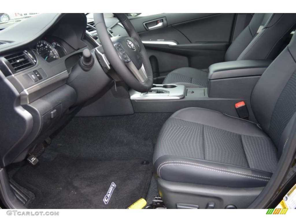 2013 Camry SE - Attitude Black Metallic / Black photo #5