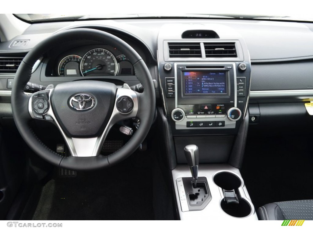2013 Camry SE - Attitude Black Metallic / Black photo #10