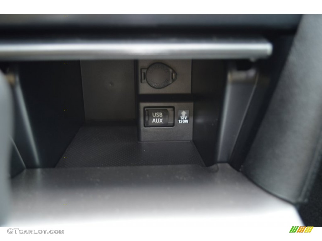 2013 Camry SE - Attitude Black Metallic / Black photo #13