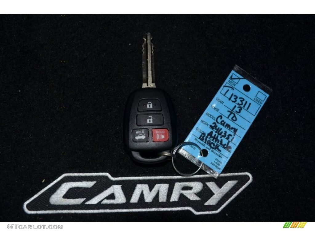 2013 Camry SE - Attitude Black Metallic / Black photo #21