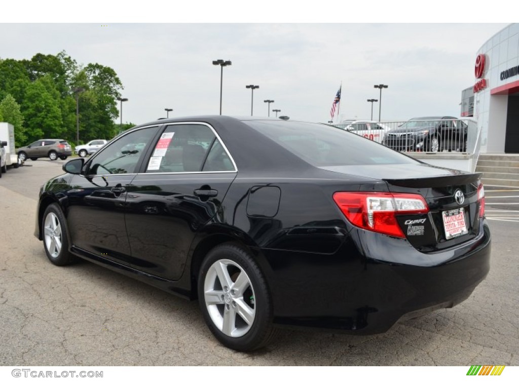 2013 Camry SE - Attitude Black Metallic / Black photo #22