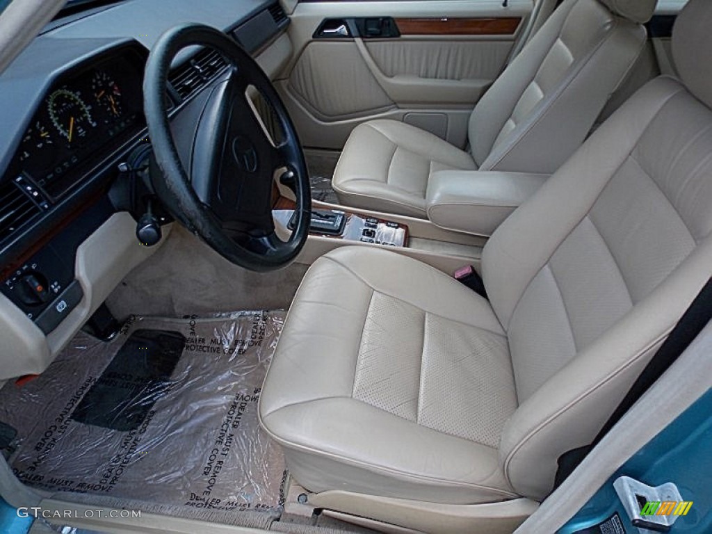 Beige Interior 1992 Mercedes-Benz E Class 300 TE 4Matic Wagon Photo #81129444