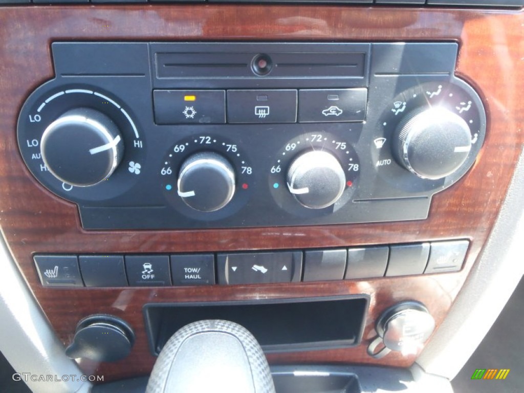 2005 Grand Cherokee Limited 4x4 - Deep Beryl Green Pearl / Dark Khaki/Light Graystone photo #21