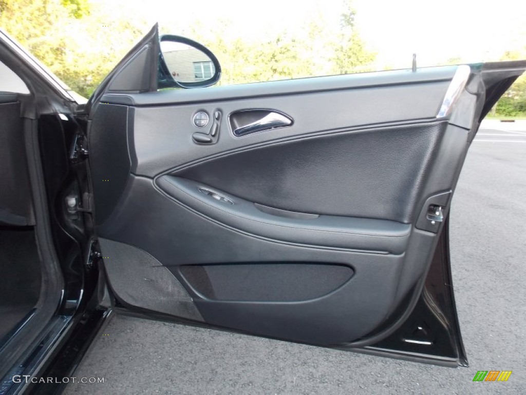 2007 Mercedes-Benz CLS 550 Black Door Panel Photo #81130602