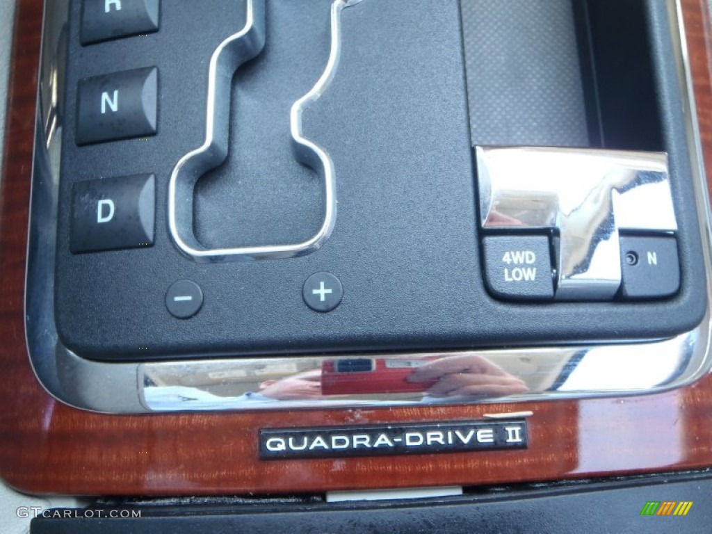 2005 Grand Cherokee Limited 4x4 - Deep Beryl Green Pearl / Dark Khaki/Light Graystone photo #22