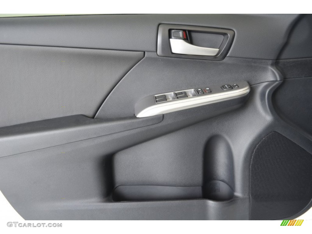 2013 Camry SE - Super White / Black photo #4