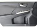 2013 Super White Toyota Camry SE  photo #4