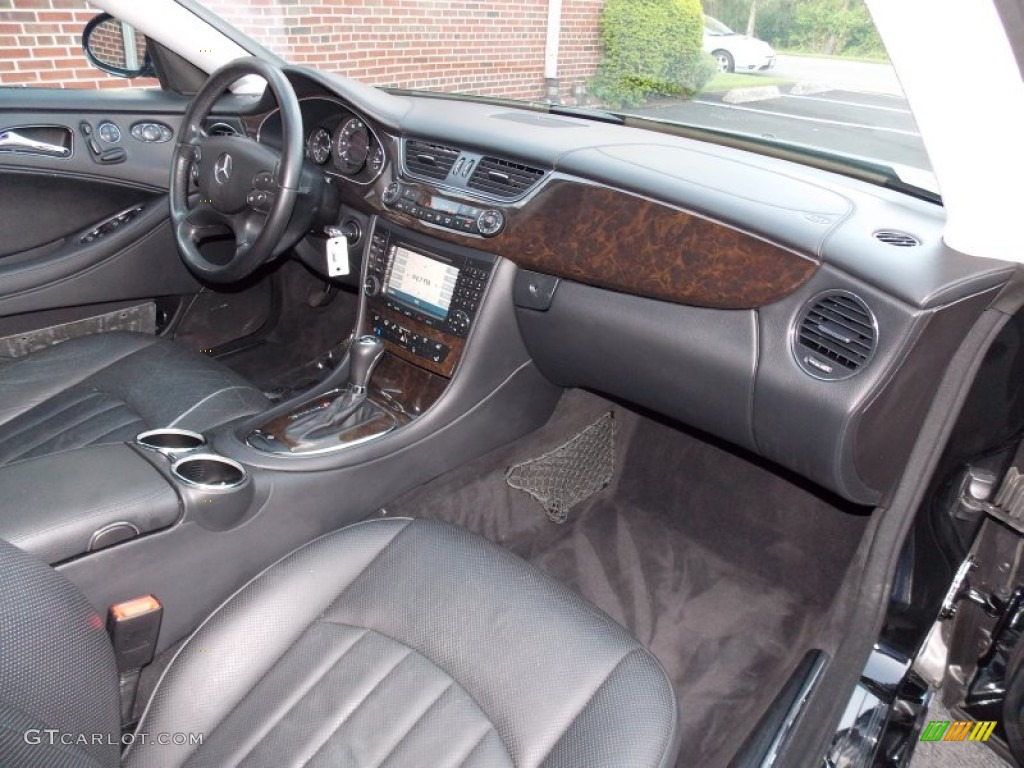 2007 Mercedes-Benz CLS 550 Black Dashboard Photo #81130674