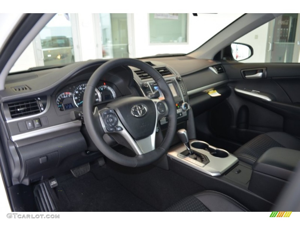 2013 Camry SE - Super White / Black photo #6