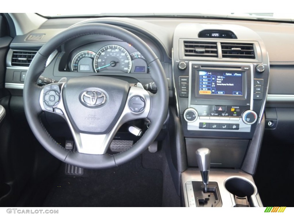 2013 Camry SE - Super White / Black photo #10