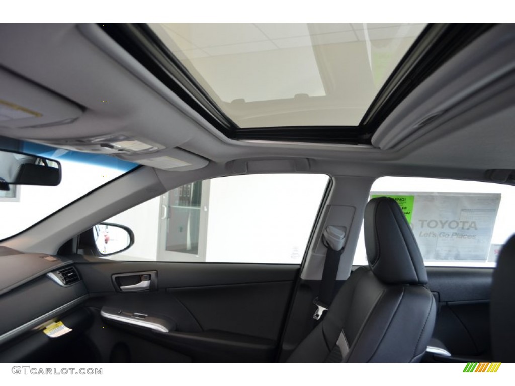 2013 Camry SE - Super White / Black photo #11