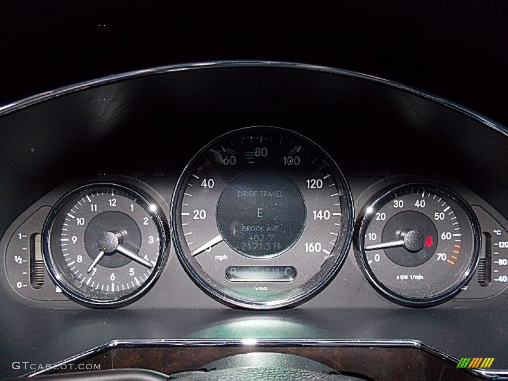 2007 Mercedes-Benz CLS 550 Gauges Photo #81130899